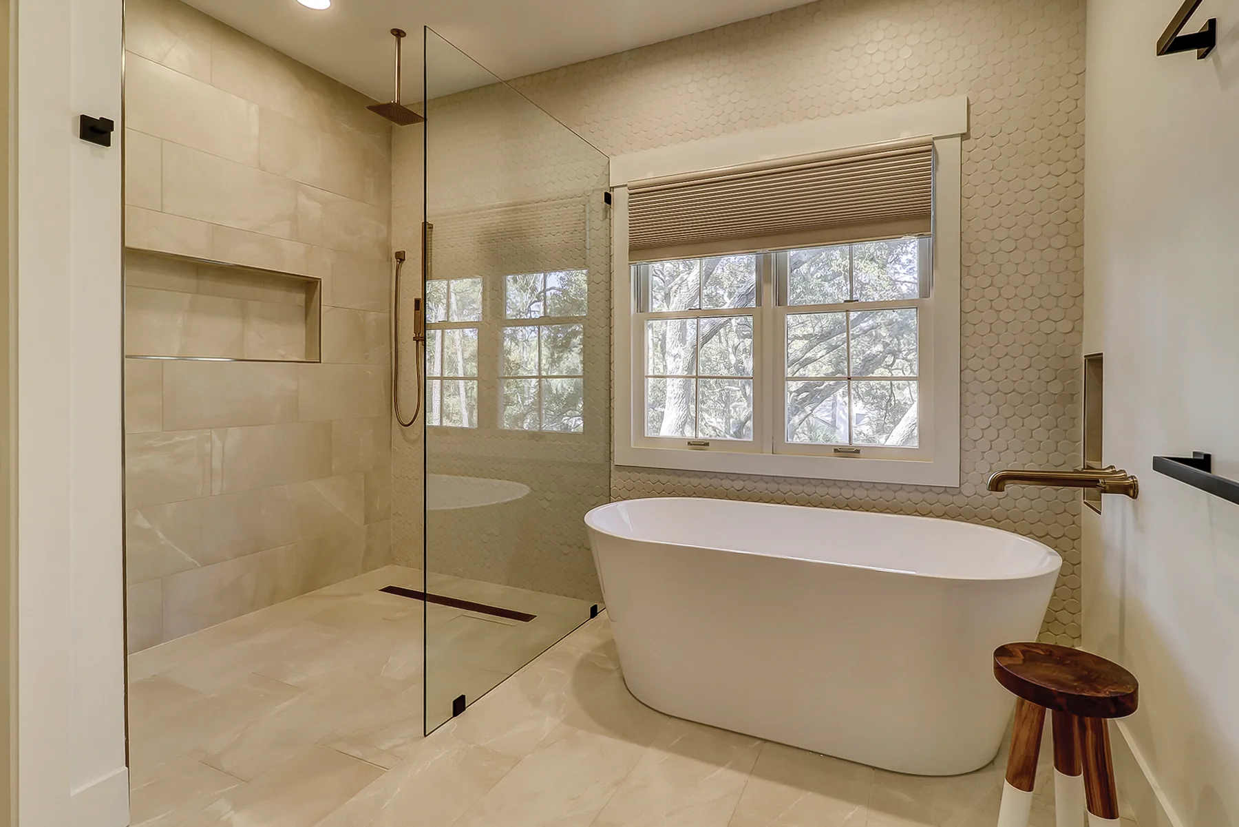 Upstairs suite bathtub and shower