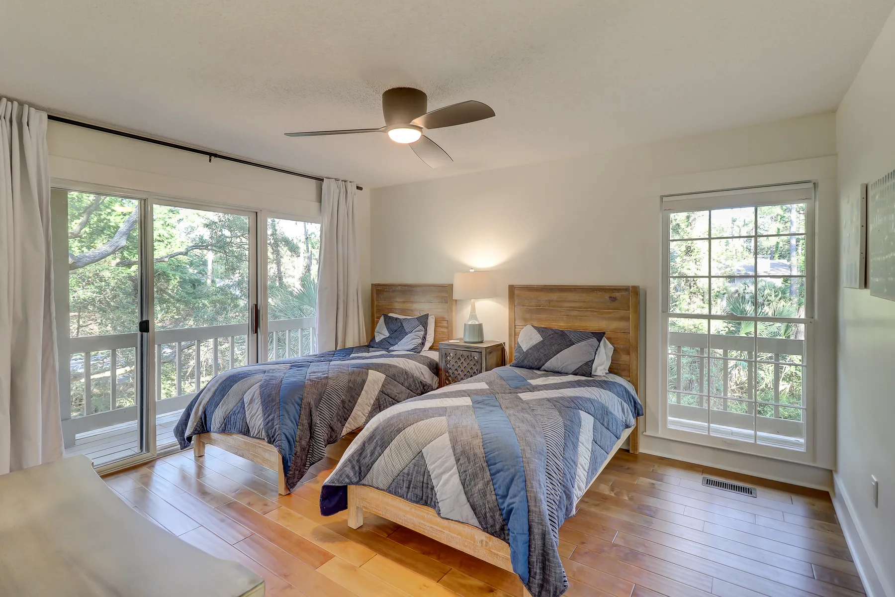 Twin bedroom