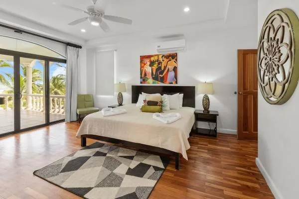 North Beach Villa · 4