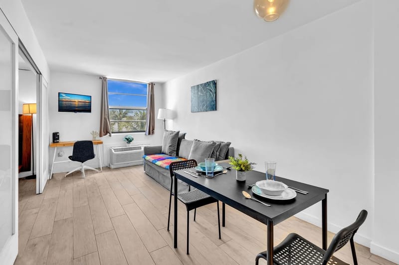 Deluxe One-Bedroom Suite