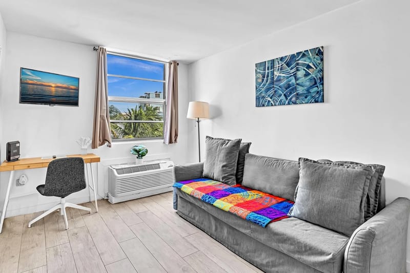 Deluxe One-Bedroom Suite