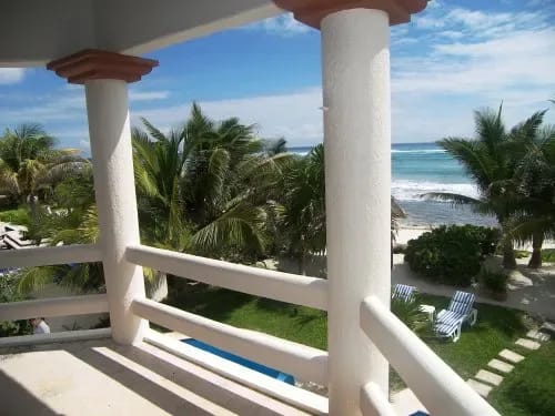 JB-03 — Jade Bay Beach Front Villa with Outdoor Kitchen and Bar