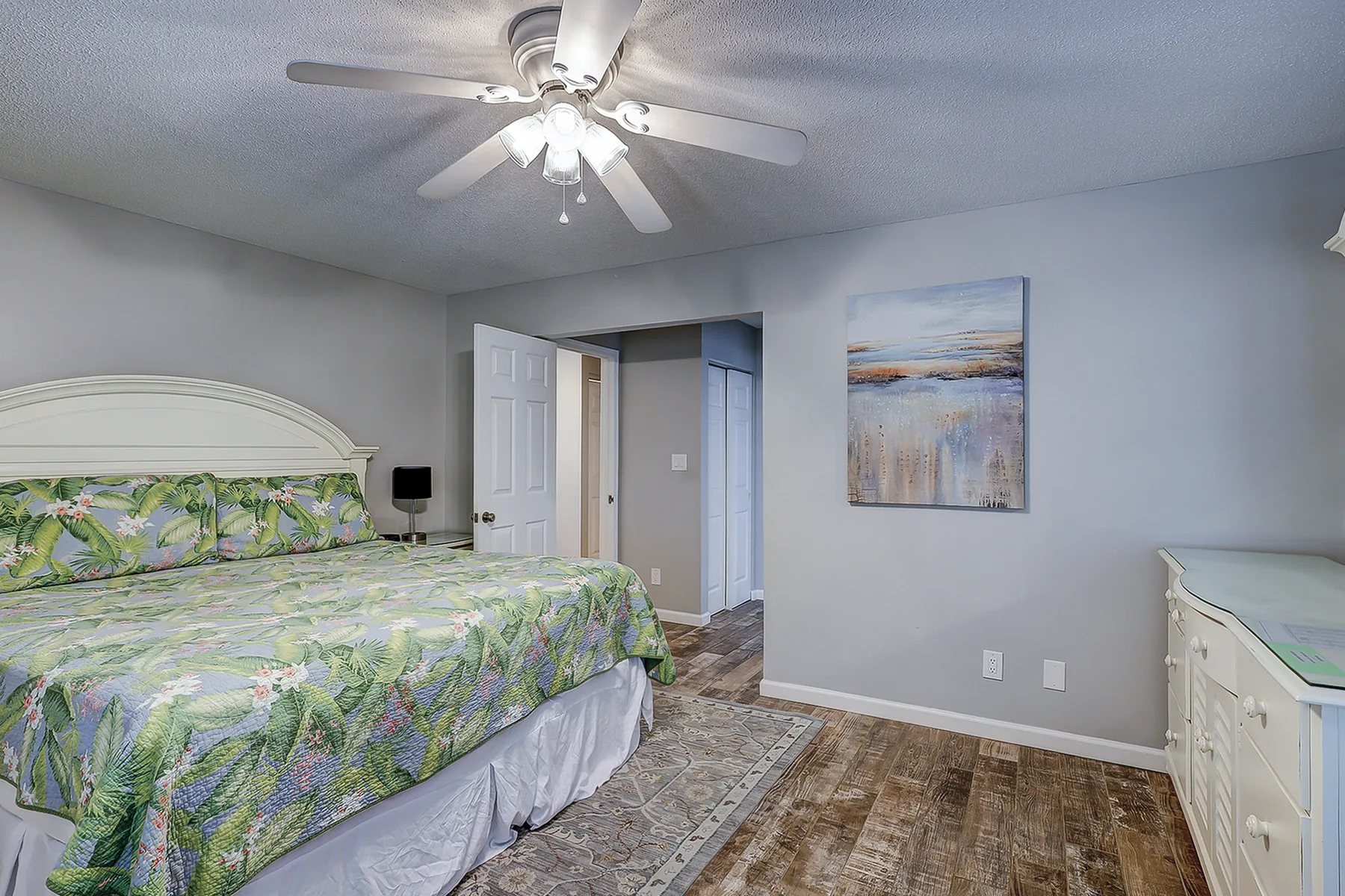 105 Beachwalk — property and surroundings