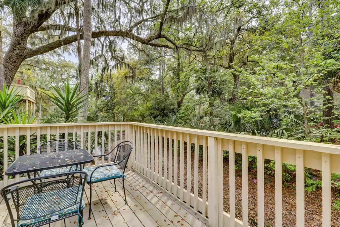 105 Beachwalk — property and surroundings