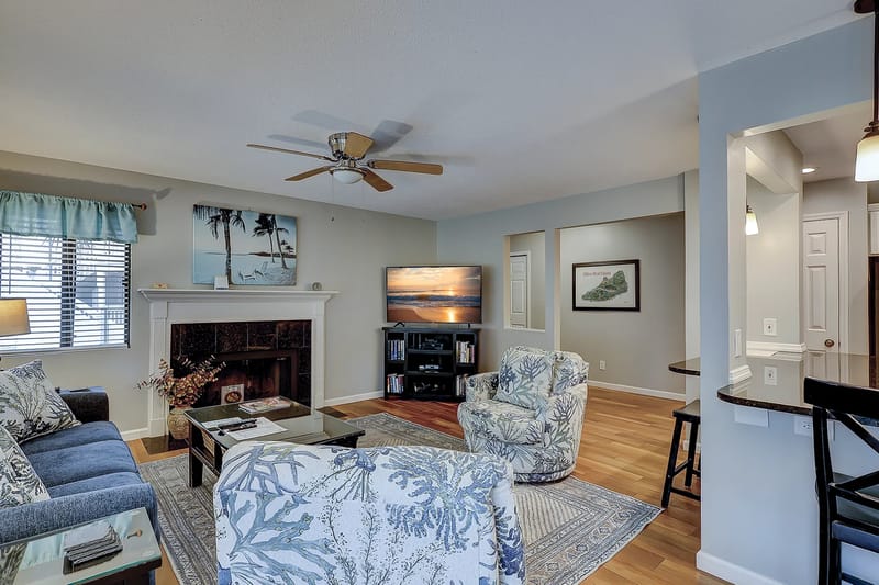 105 Beachwalk — property and surroundings