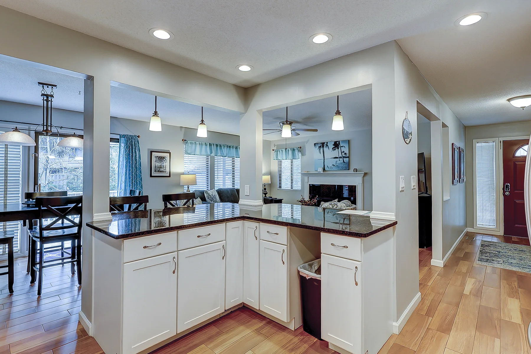 105 Beachwalk — property and surroundings