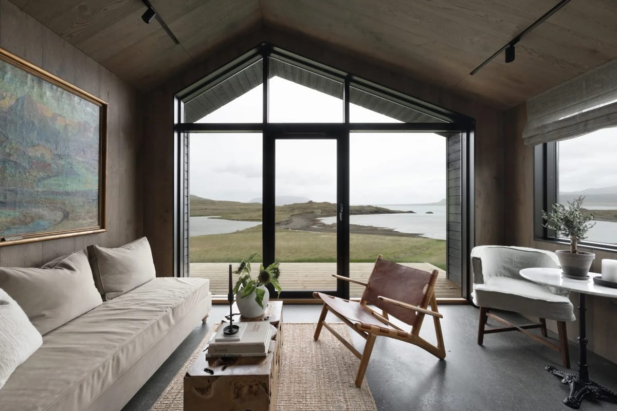 Hvammsvík — Artist Lodge