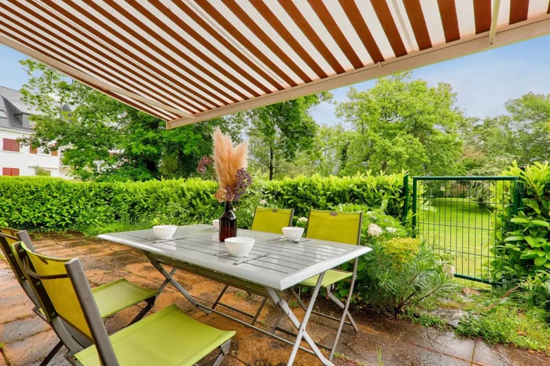 Arradon apartment with terrace