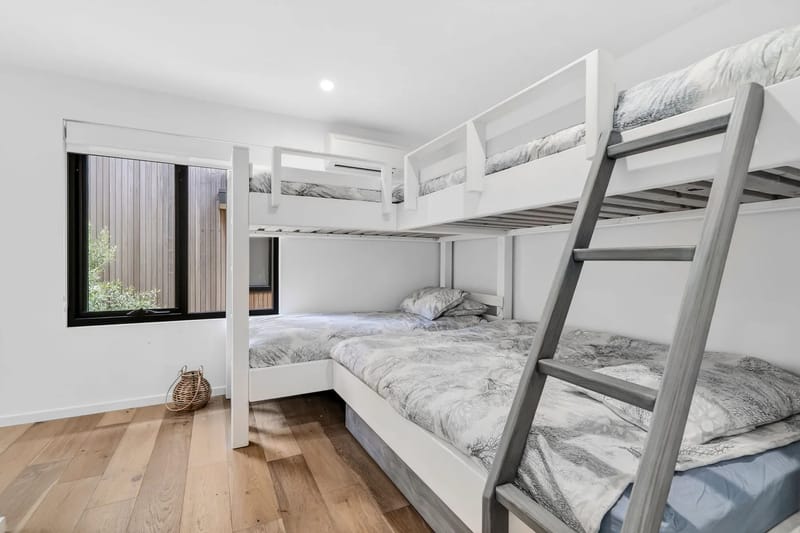 9 Oceania — property gallery