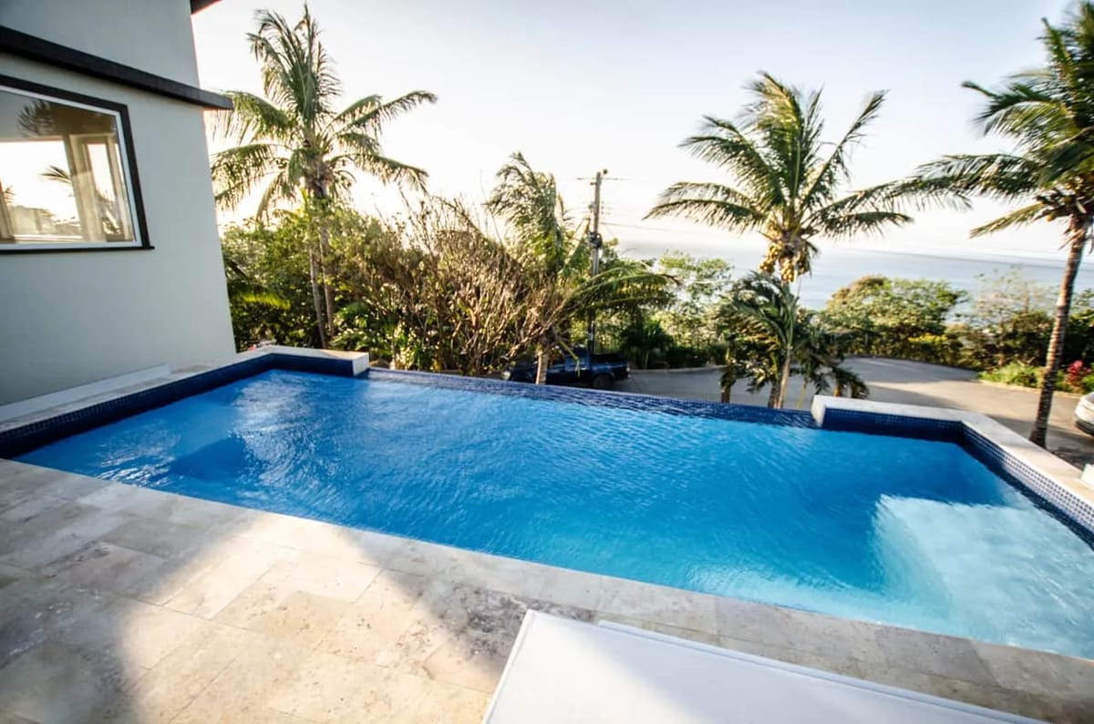 Private infinity pool