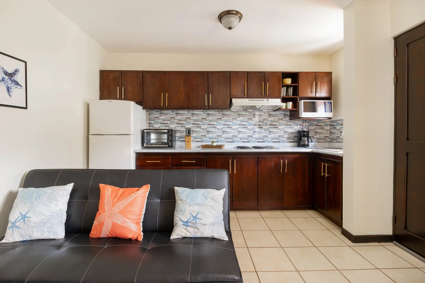 Beachside Bliss: Cozy Condo in Playa del Coco