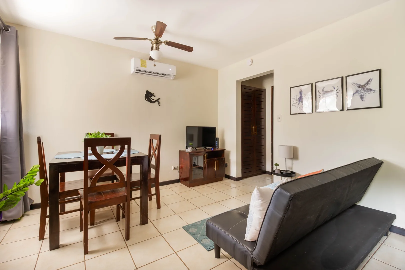 Beachside Bliss: Cozy Condo in Playa del Coco