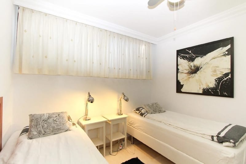Twin bedroom