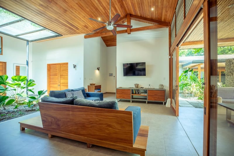 Villa Lola 2 · 6
