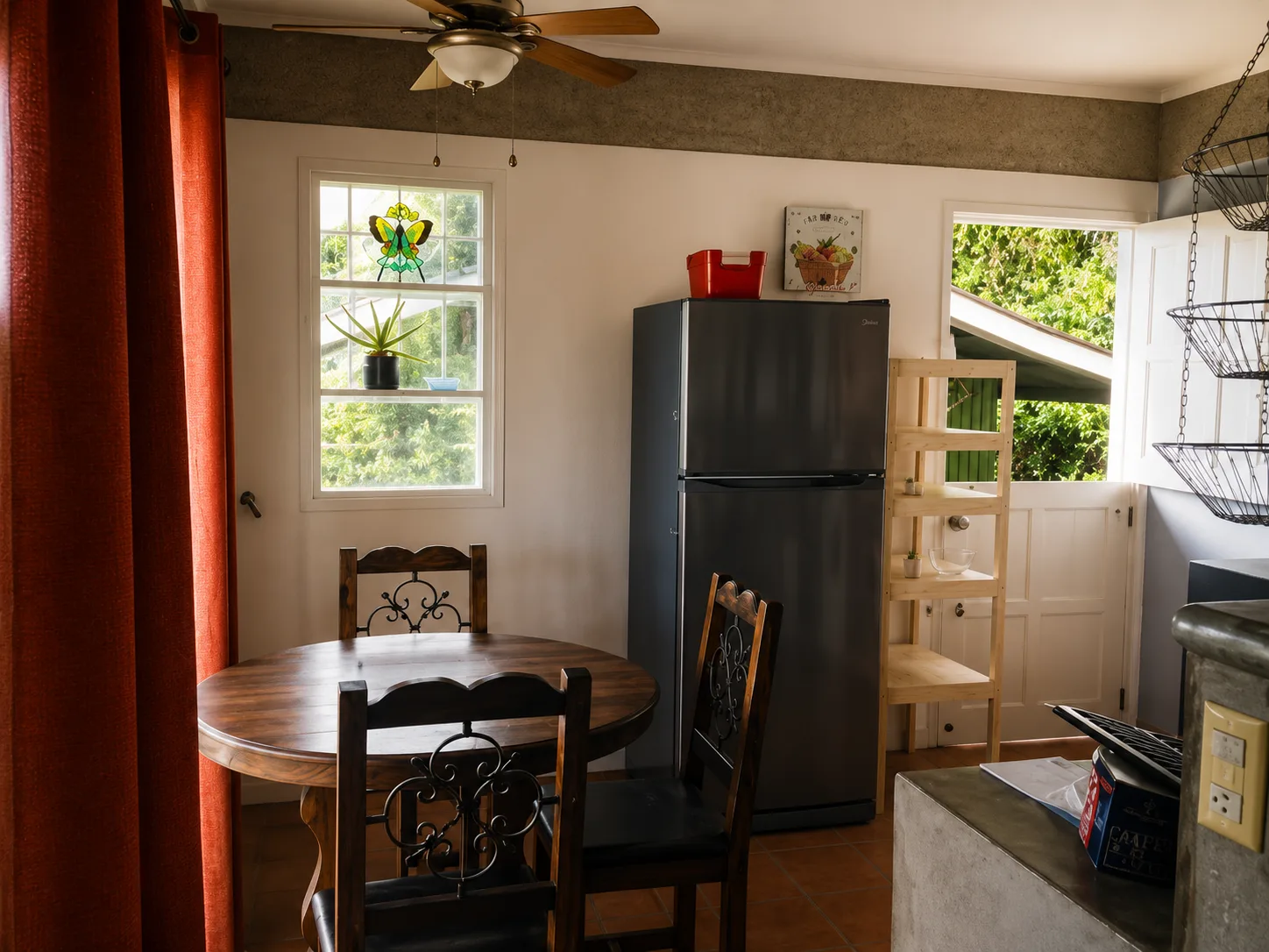 Cocina de este alojamiento vacacional en Golfito.