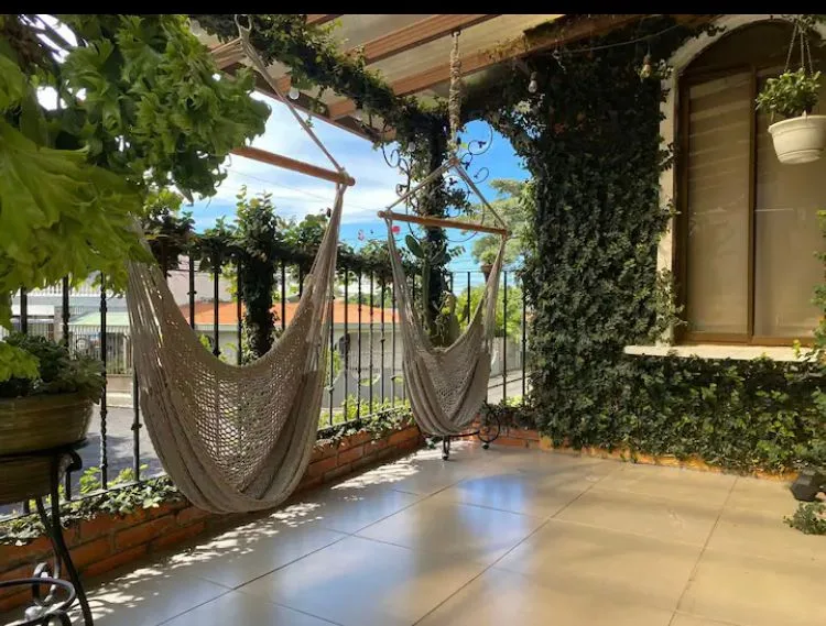 Edward y Familia Inn — Airport Residences