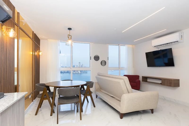 The Iris Condo - Ave. Balboa (Ocean Front)