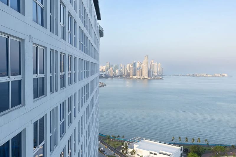 The Iris Condo - Ave. Balboa (Ocean Front)