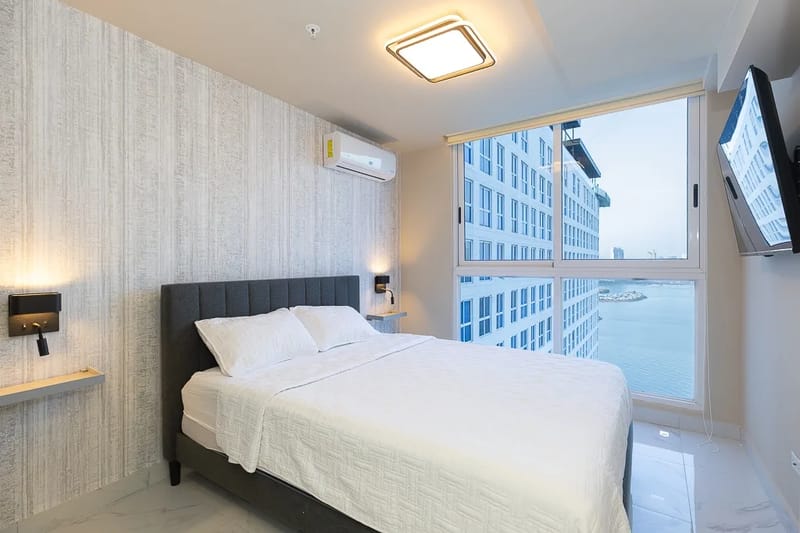 The Iris Condo - Ave. Balboa (Ocean Front)