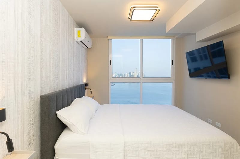 The Iris Condo - Ave. Balboa (Ocean Front)