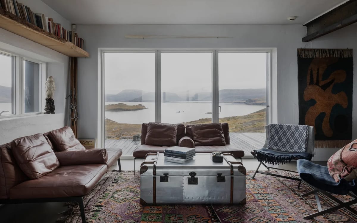Hvammsvík — The Hilltop House