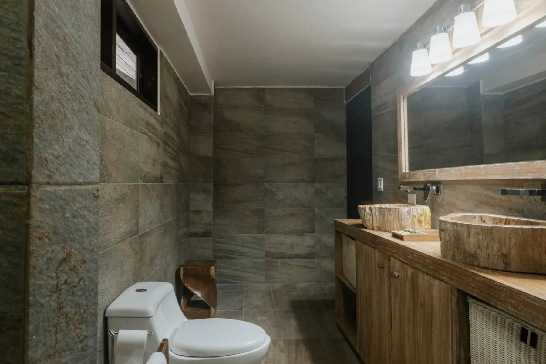 AIR - Lower Flat by 4 Elements - Contadora Island