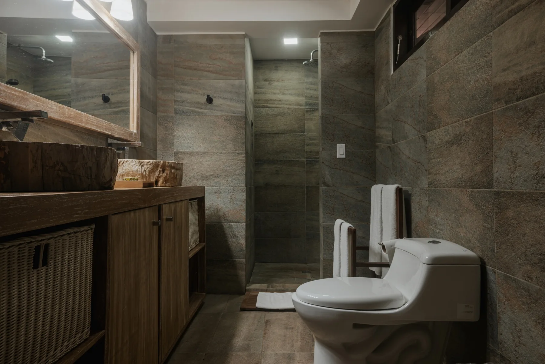 AIR - Lower Flat by 4 Elements - Contadora Island