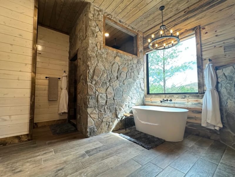 King suite bathroom