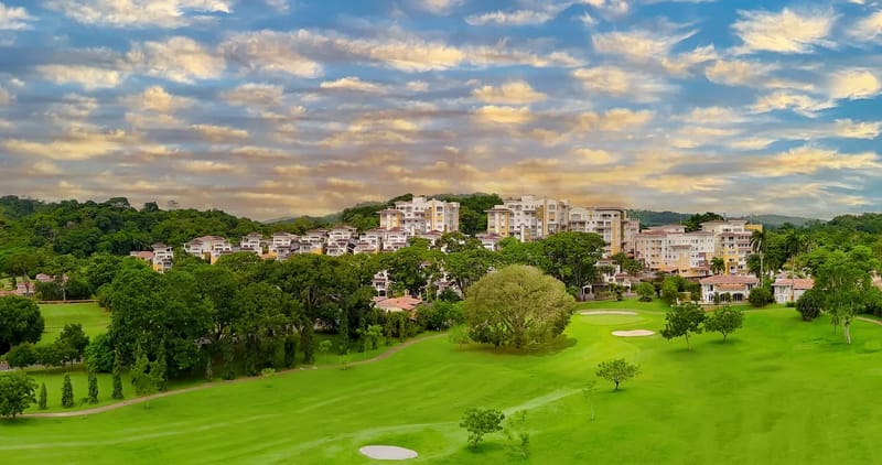 The Tucan Golf by AcoModo @Cocolí