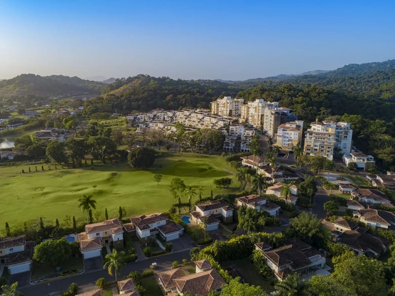 The Tucan Golf by AcoModo @Cocolí
