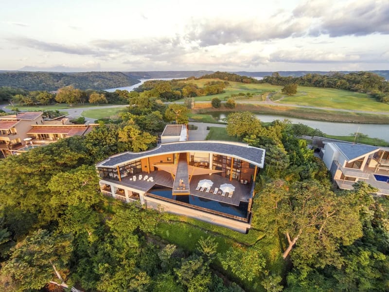 GP-07 — Ocean Views Luxury Villa