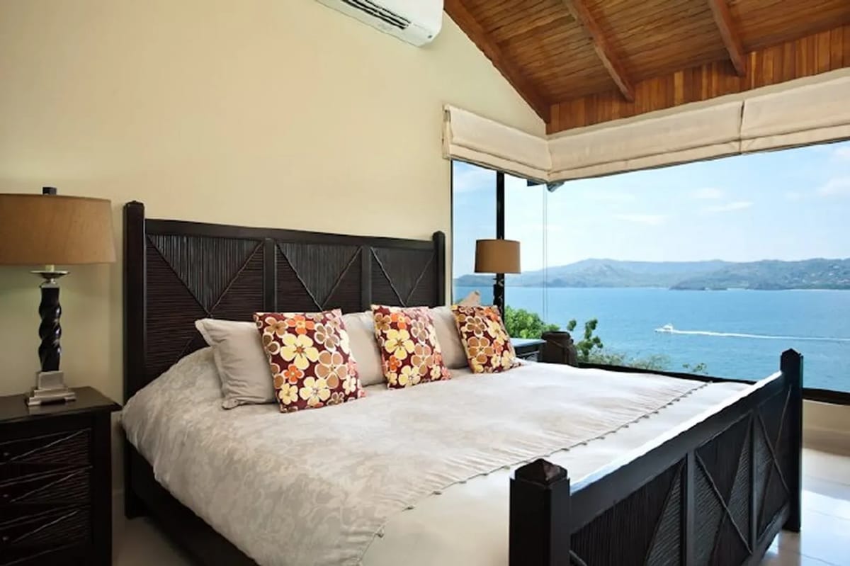 FL-13 — Flamingo Ocean View Vacation Villa with Pool
