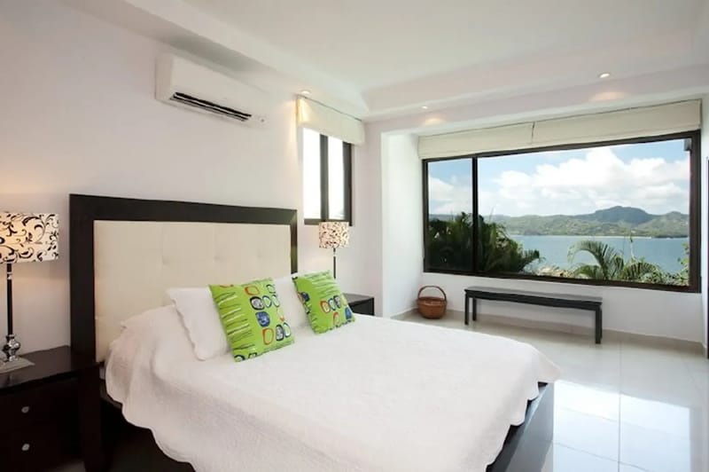 FL-13 — Flamingo Ocean View Vacation Villa with Pool