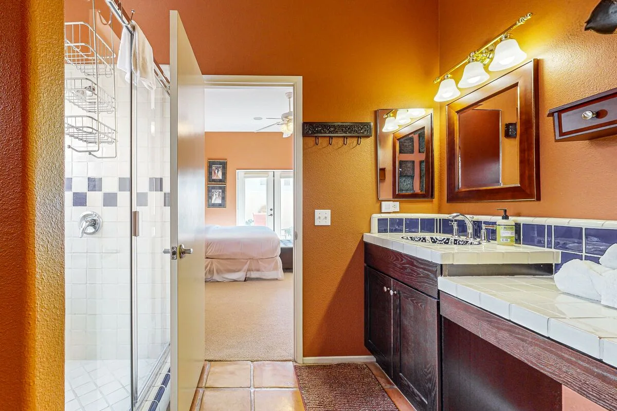 Avenida Montezuma Escape — property gallery