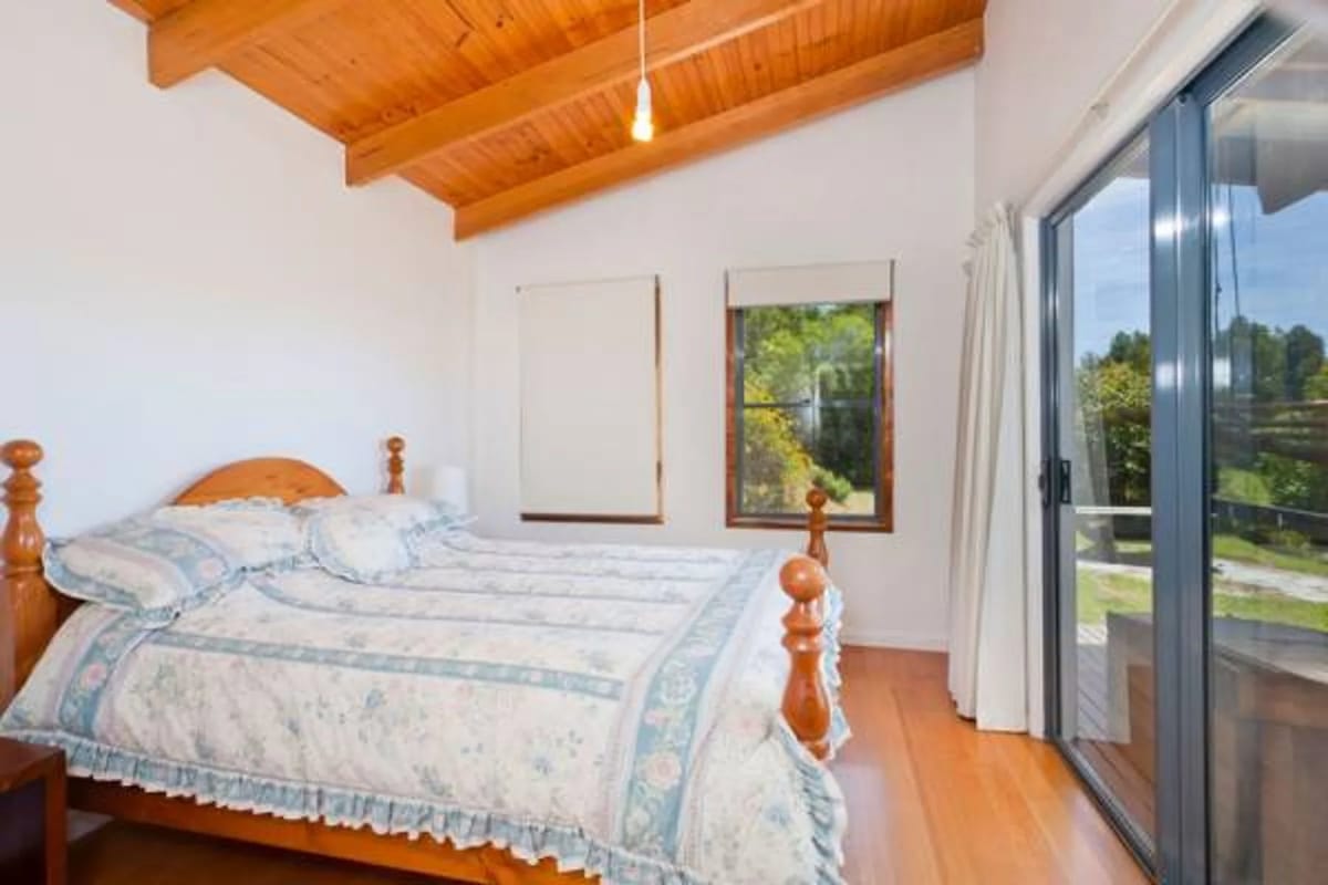 Queen bedroom
