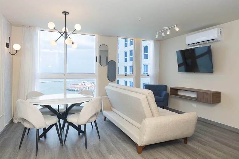 The Radiant Condo - Ave. Balboa (Ocean Front)