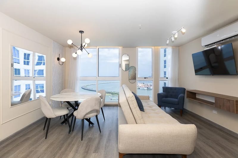 The Radiant Condo - Ave. Balboa (Ocean Front)