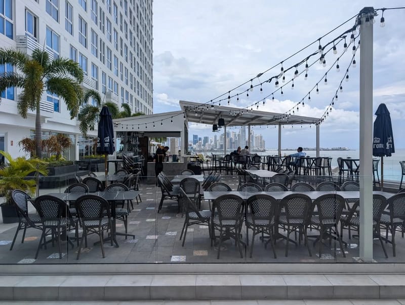 The Radiant Condo - Ave. Balboa (Ocean Front)