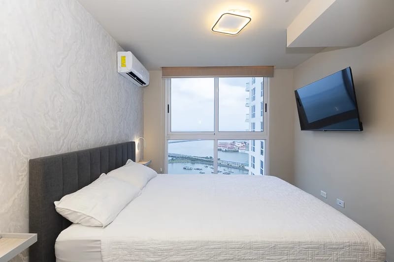 The Radiant Condo - Ave. Balboa (Ocean Front)