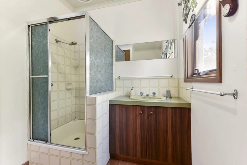 Aireys 15 — property and surroundings