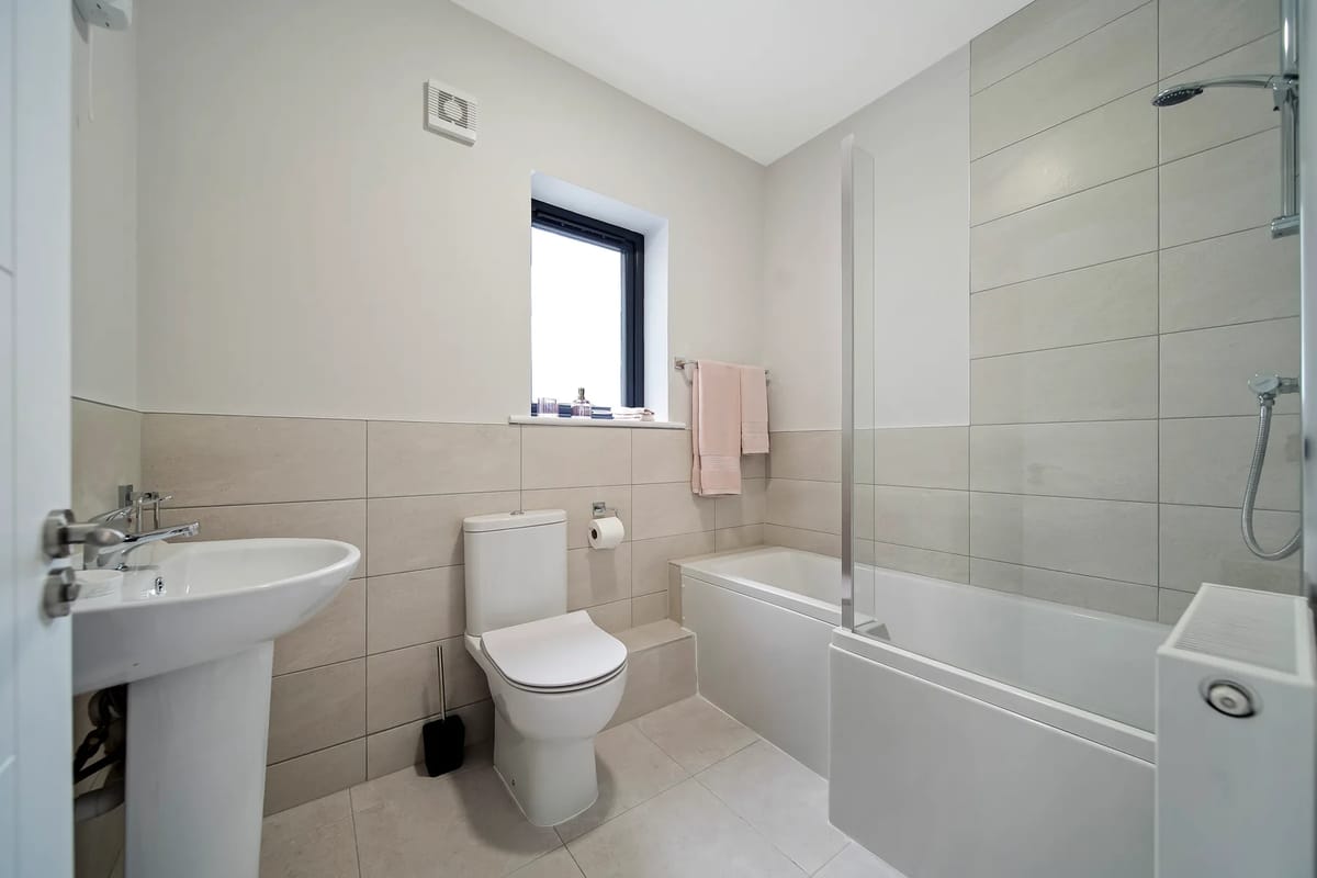 West Point Way - Central 3 bed - Donegal Town