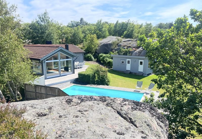 Casa en Hjälteby - Villa diseñada por un arquitecto con piscina, sauna y vistas al mar en Mjörn | SE09124