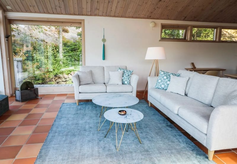 Casa en Hjälteby - Villa diseñada por un arquitecto con piscina, sauna y vistas al mar en Mjörn | SE09124