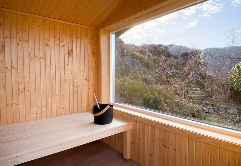 Casa en Hjälteby - Villa diseñada por un arquitecto con piscina, sauna y vistas al mar en Mjörn | SE09124