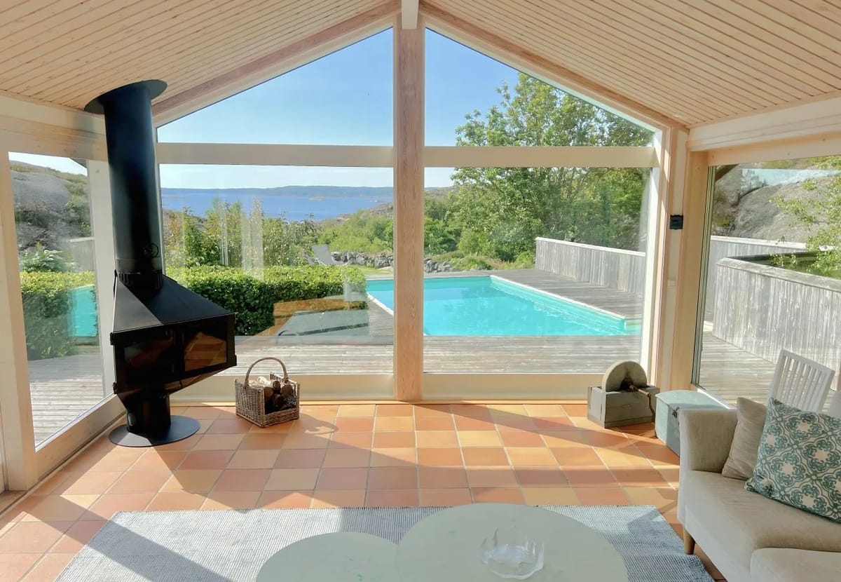 Casa en Hjälteby - Villa diseñada por un arquitecto con piscina, sauna y vistas al mar en Mjörn | SE09124