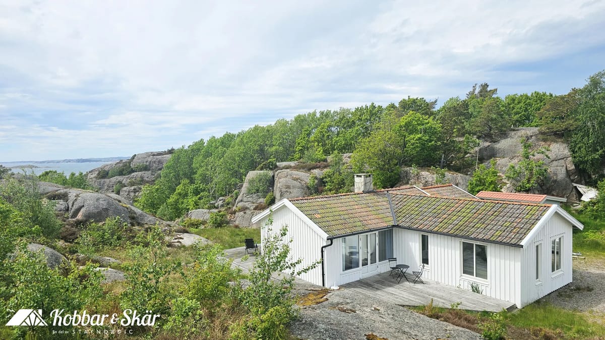 Archipelago House by the Bohuslän Cliffs | SE09181
