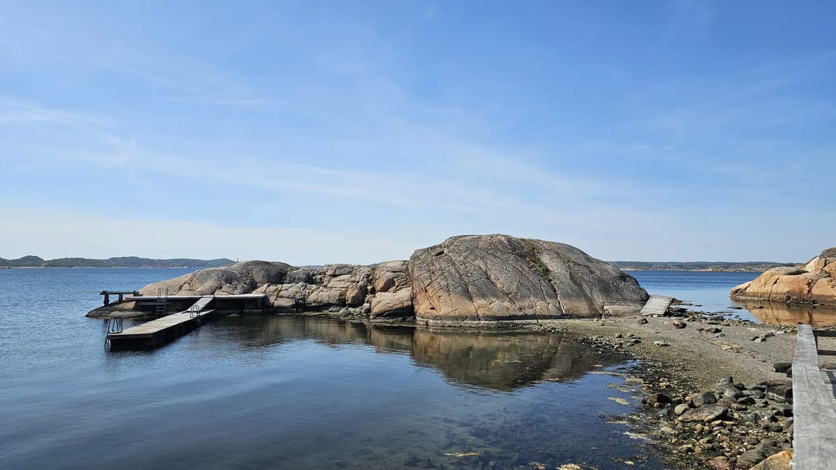 Archipelago House by the Bohuslän Cliffs | SE09181