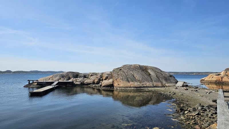 Archipelago House by the Bohuslän Cliffs | SE09181