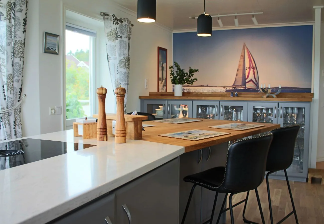 Casa en Henån - Casa espaciosa con sauna y vistas al mar | SE09164