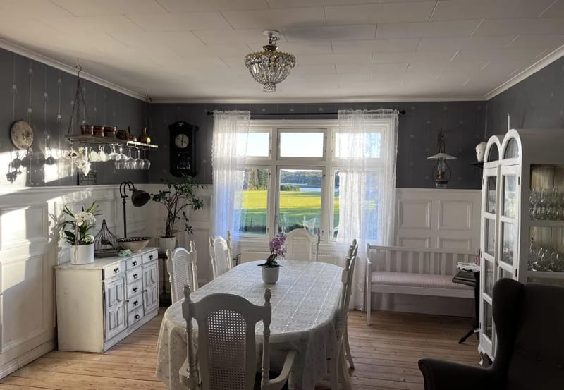 House in Svanesund - Villa with pool & lake view near Svanesund | SE09167